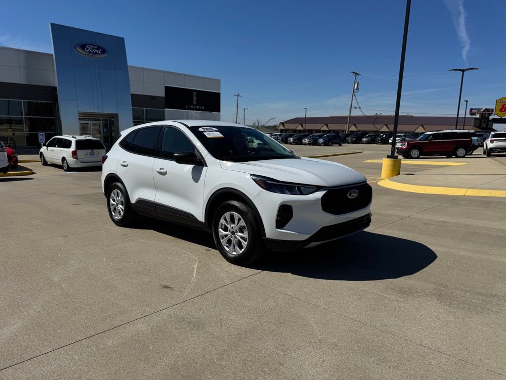 Certified 2025 Ford Escape Active AWD/4WD image 3