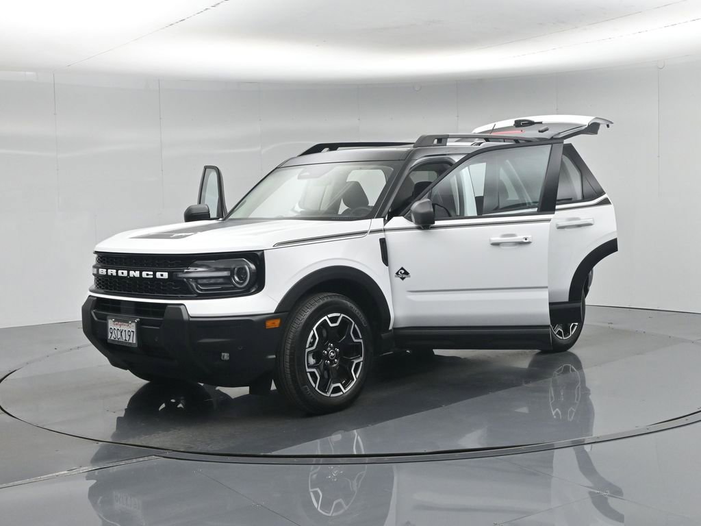 Certified 2025 Ford Bronco Sport Outer Banks w/ Outer Banks Tech Package+ AWD/4WD image 33