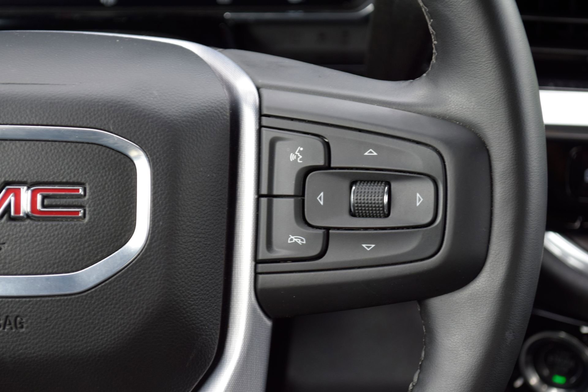 Used 2026 GMC Sierra 1500 SLT AWD/4WD image 9