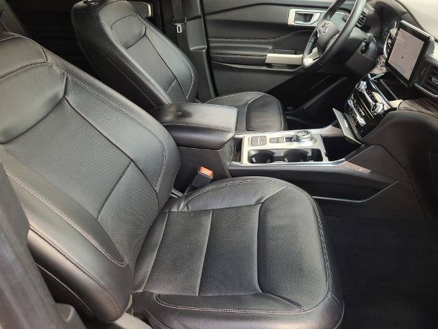 Certified 2023 Ford Explorer Limited RWD image 11
