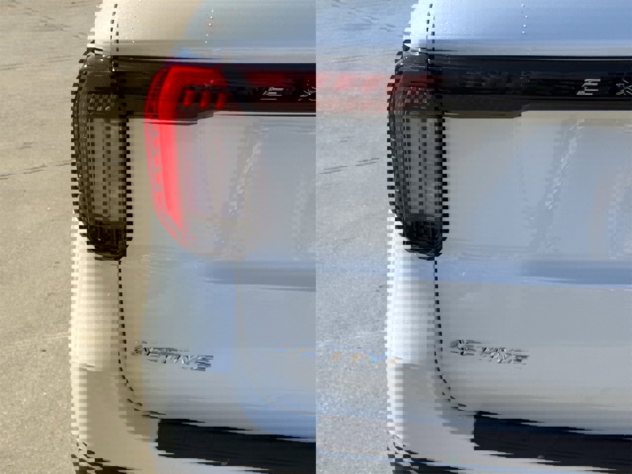 Certified 2025 Ford Explorer Active w/ Active Comfort Package image 7