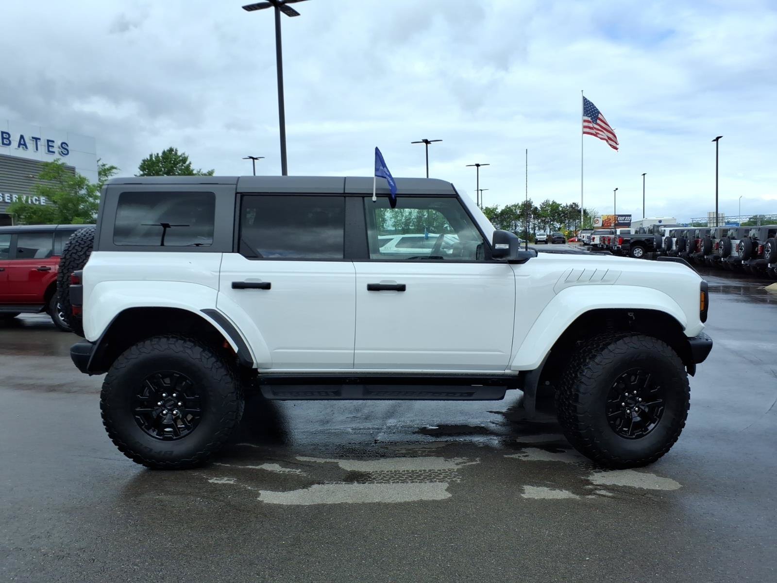 Certified 2024 Ford Bronco Raptor w/ Interior Carbon Fiber Pack 6 AWD/4WD image 2