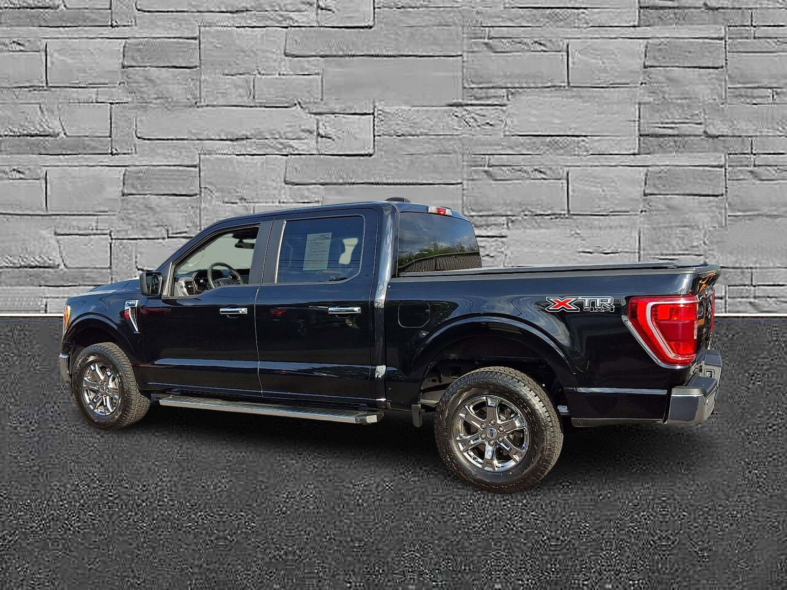 Certified 2022 Ford F150 XLT w/ XTR Package AWD/4WD image 7