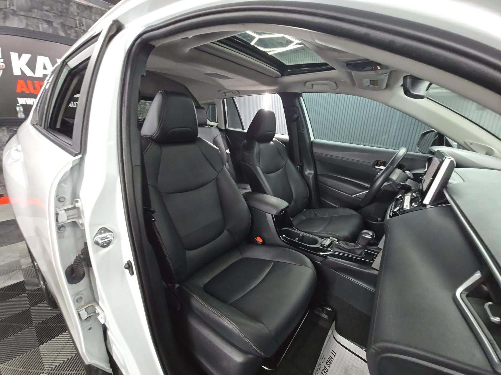 Used 2023 Toyota Corolla Cross XLE w/ Convenience Package FWD image 14