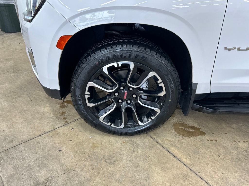 Used 2023 GMC Yukon SLE w/ Gmc Pro Safety Plus Package AWD/4WD image 31