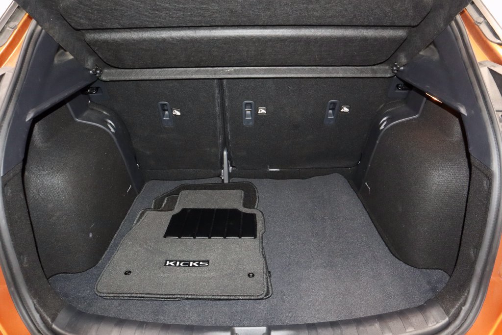 Used 2024 Nissan Kicks SR w/ SR Premium Package FWD image 14