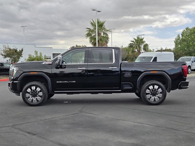 Used 2024 GMC Sierra 2500 Denali AWD/4WD image 7