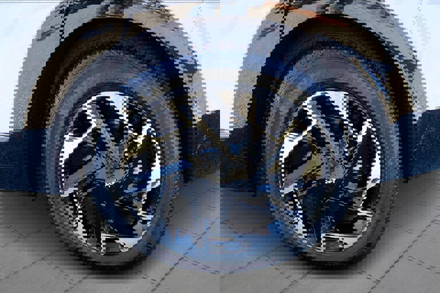 Used 2024 Kia Sportage SX image 11