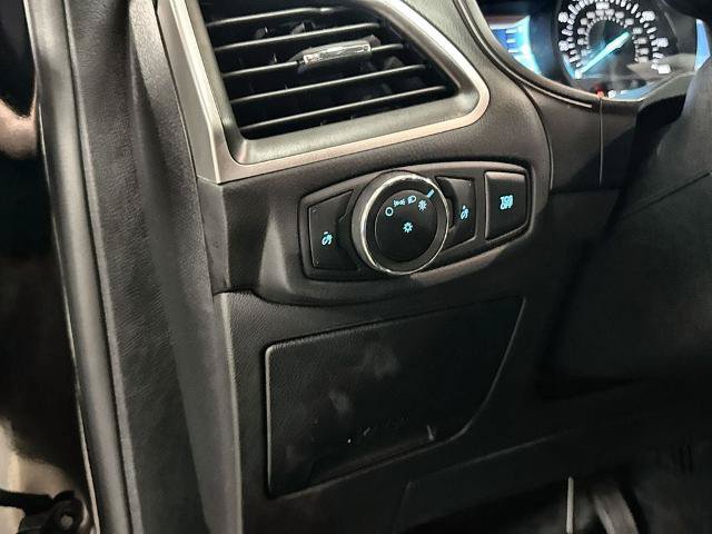 Certified 2024 Ford Edge SE w/ Black Appearance Package AWD/4WD image 16