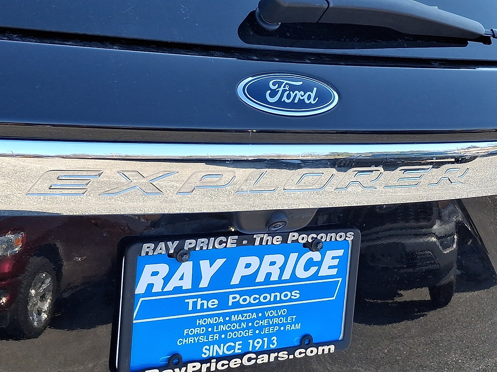 Certified 2023 Ford Explorer XLT w/ Equipment Group 202A AWD/4WD image 32