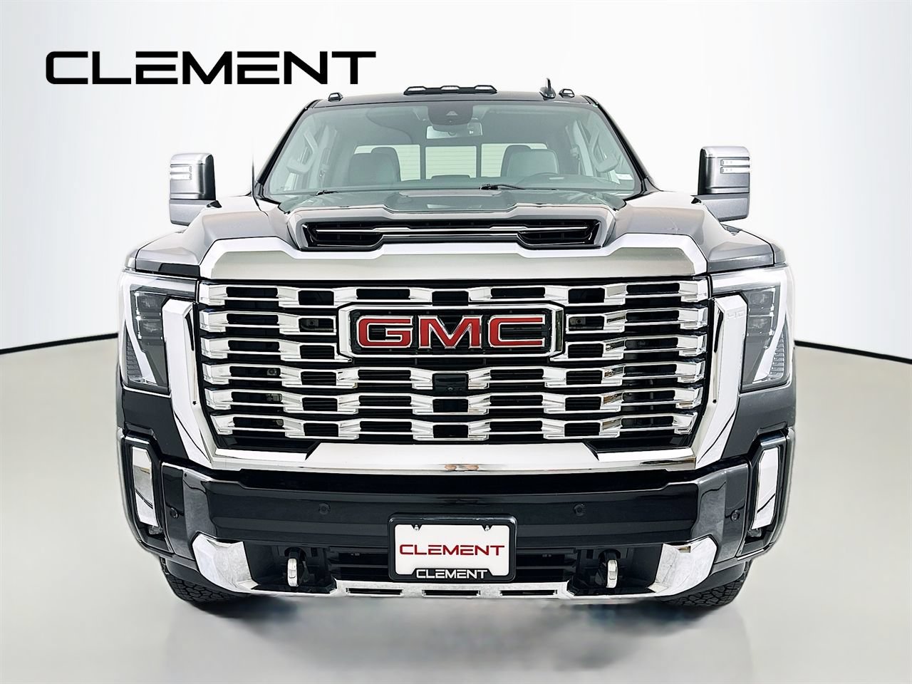 Used 2024 GMC Sierra 2500 Denali AWD/4WD image 3