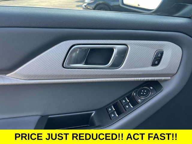 Certified 2026 Ford Explorer Active AWD/4WD image 19