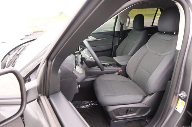 Certified 2025 Ford Explorer Active AWD/4WD image 9