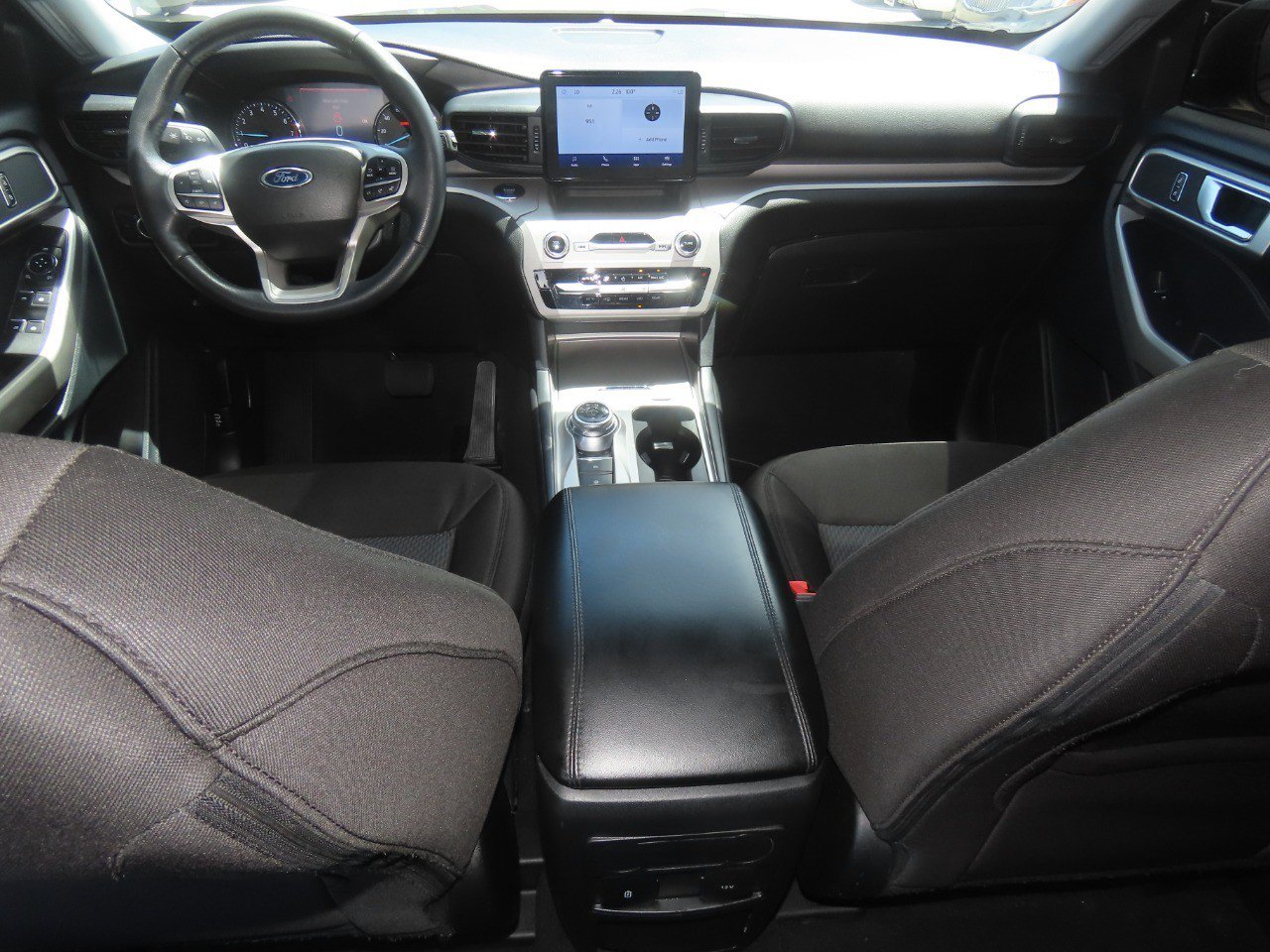 Certified 2023 Ford Explorer XLT RWD image 25