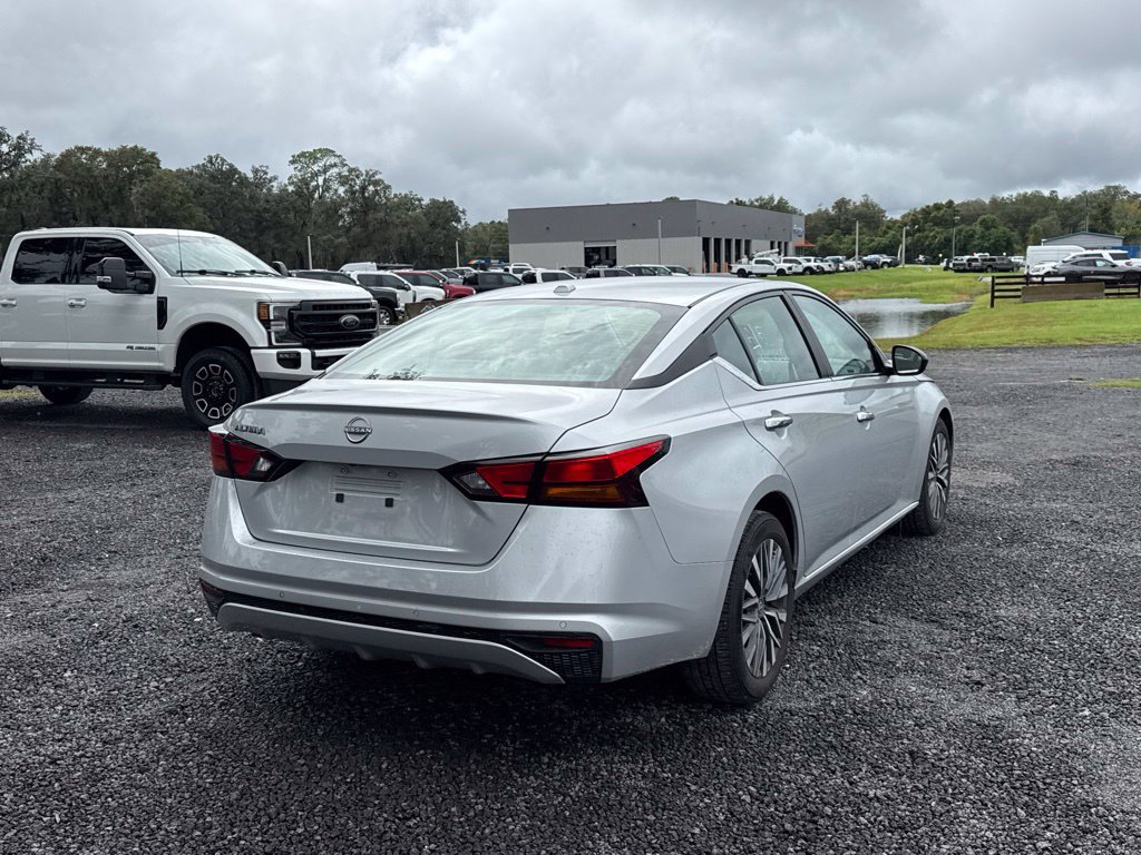 Used 2025 Nissan Altima 2.5 SV FWD image 5