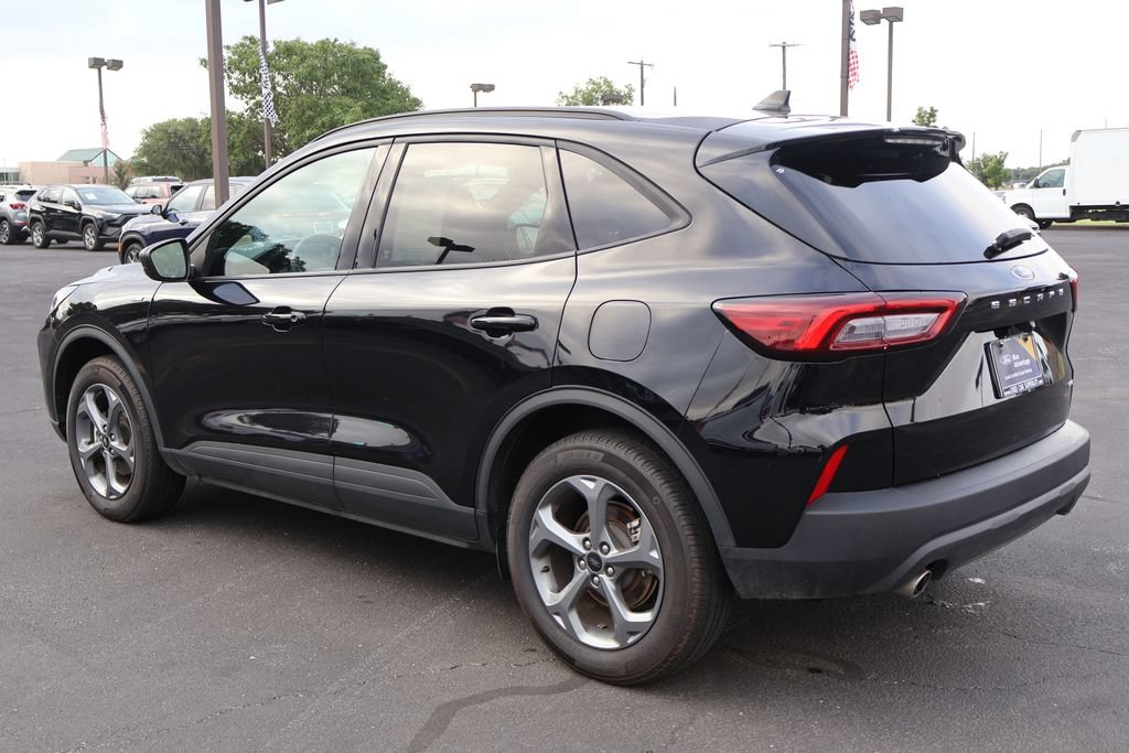 Certified 2025 Ford Escape ST-Line AWD/4WD image 17