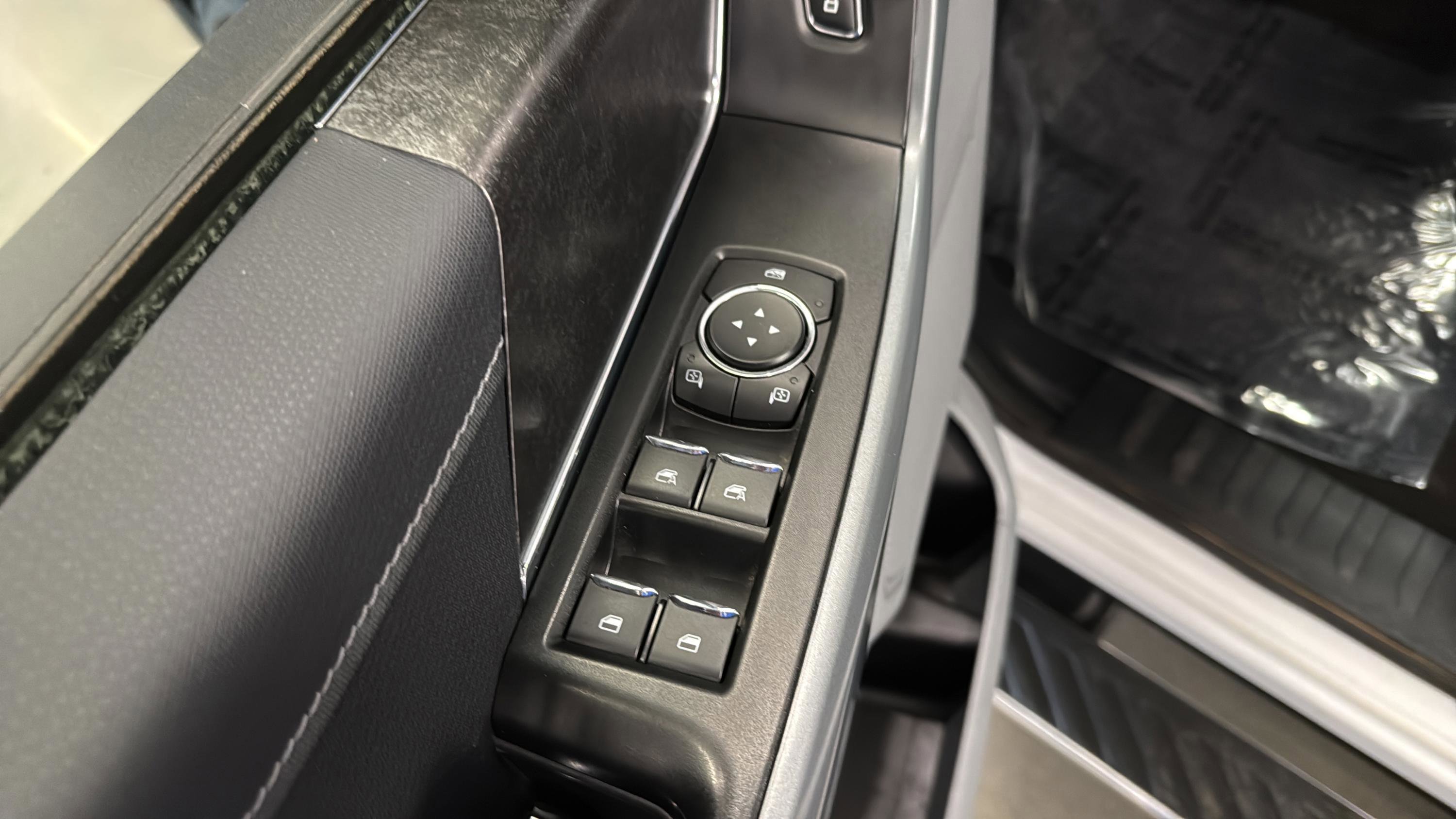 Certified 2022 Ford F150 XLT w/ Equipment Group 302A High image 11