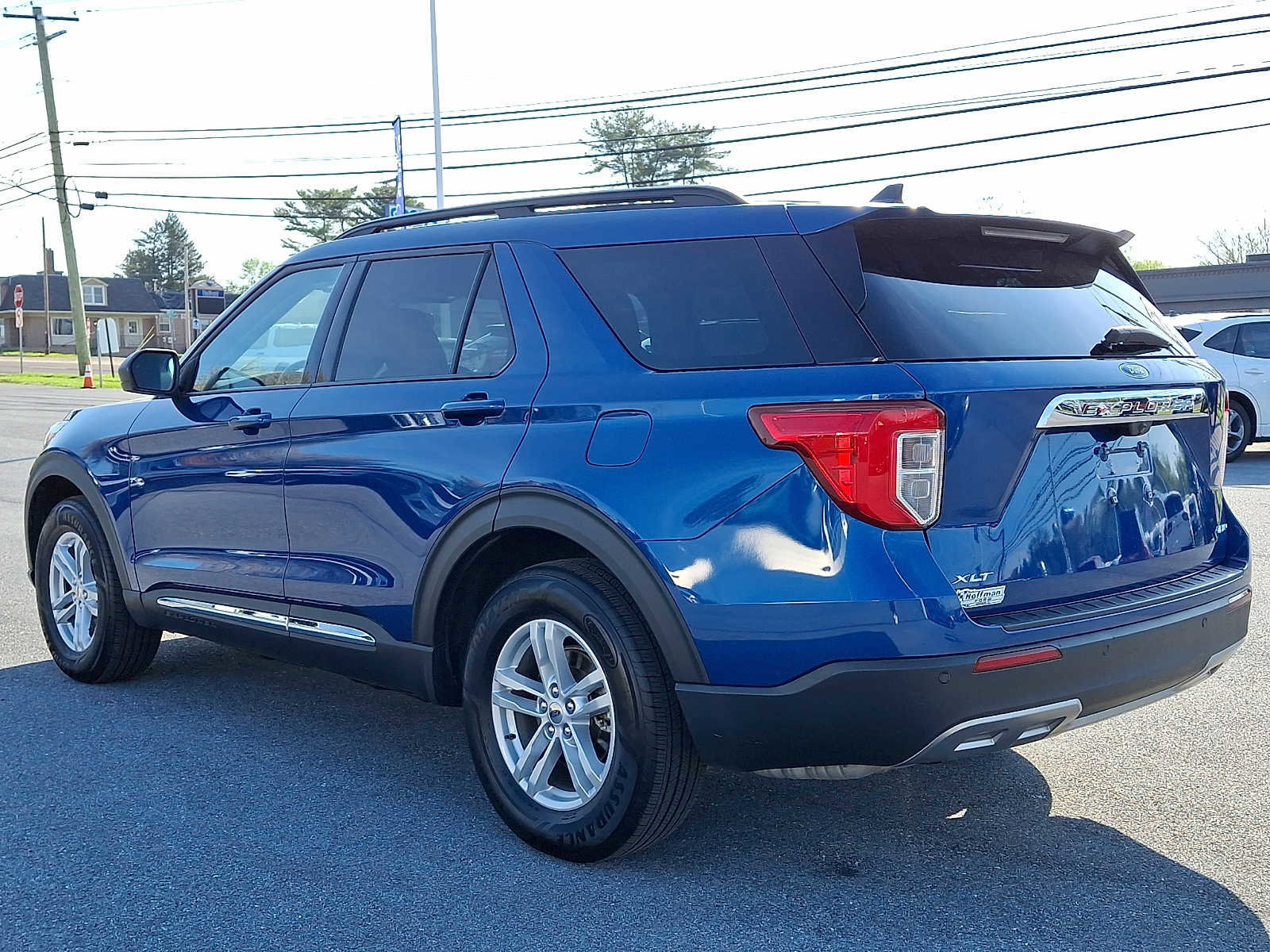 Certified 2022 Ford Explorer XLT w/ Equipment Group 202A AWD/4WD image 2