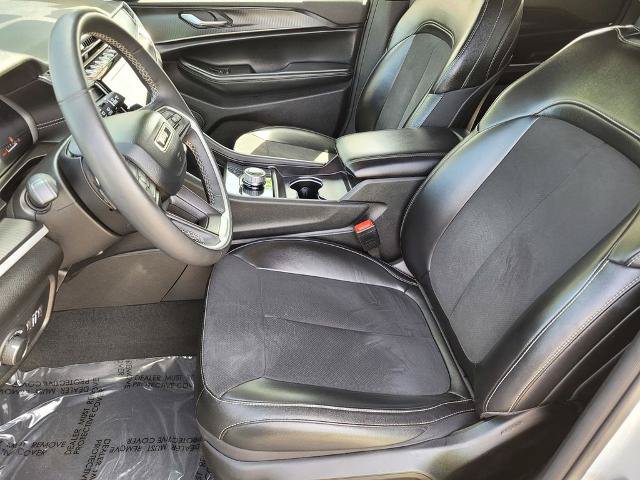 Used 2024 Jeep Grand Cherokee Altitude AWD/4WD image 15