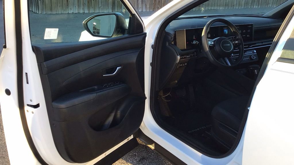 Used 2025 Hyundai Santa Cruz SE image 18
