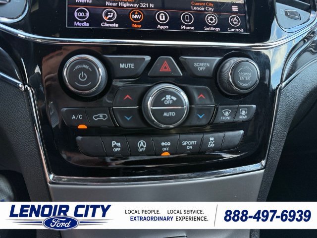 Used 2019 Jeep Grand Cherokee Overland AWD/4WD image 25