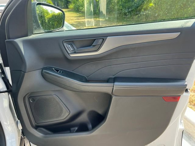 Certified 2023 Ford Escape Active AWD/4WD image 10