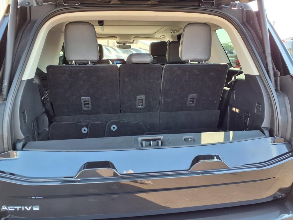 Certified 2025 Ford Expedition Active AWD/4WD image 36