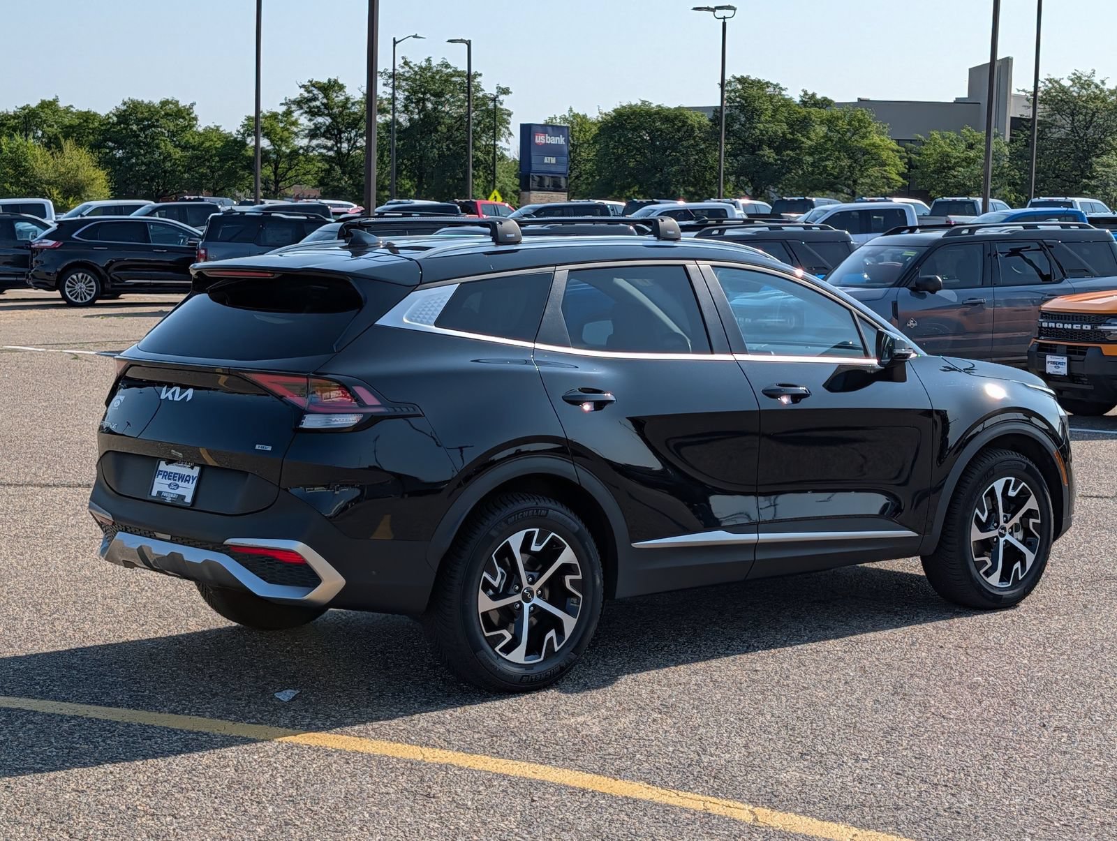 Used 2023 Kia Sportage EX AWD/4WD image 6