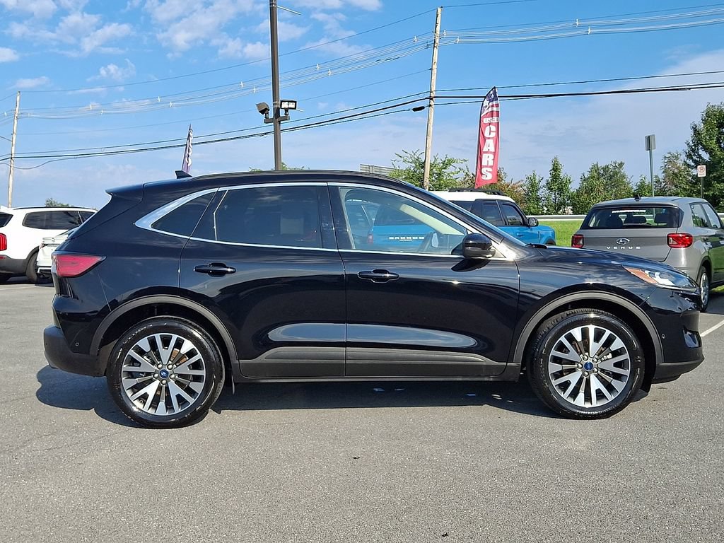 Certified 2020 Ford Escape Titanium AWD/4WD image 7