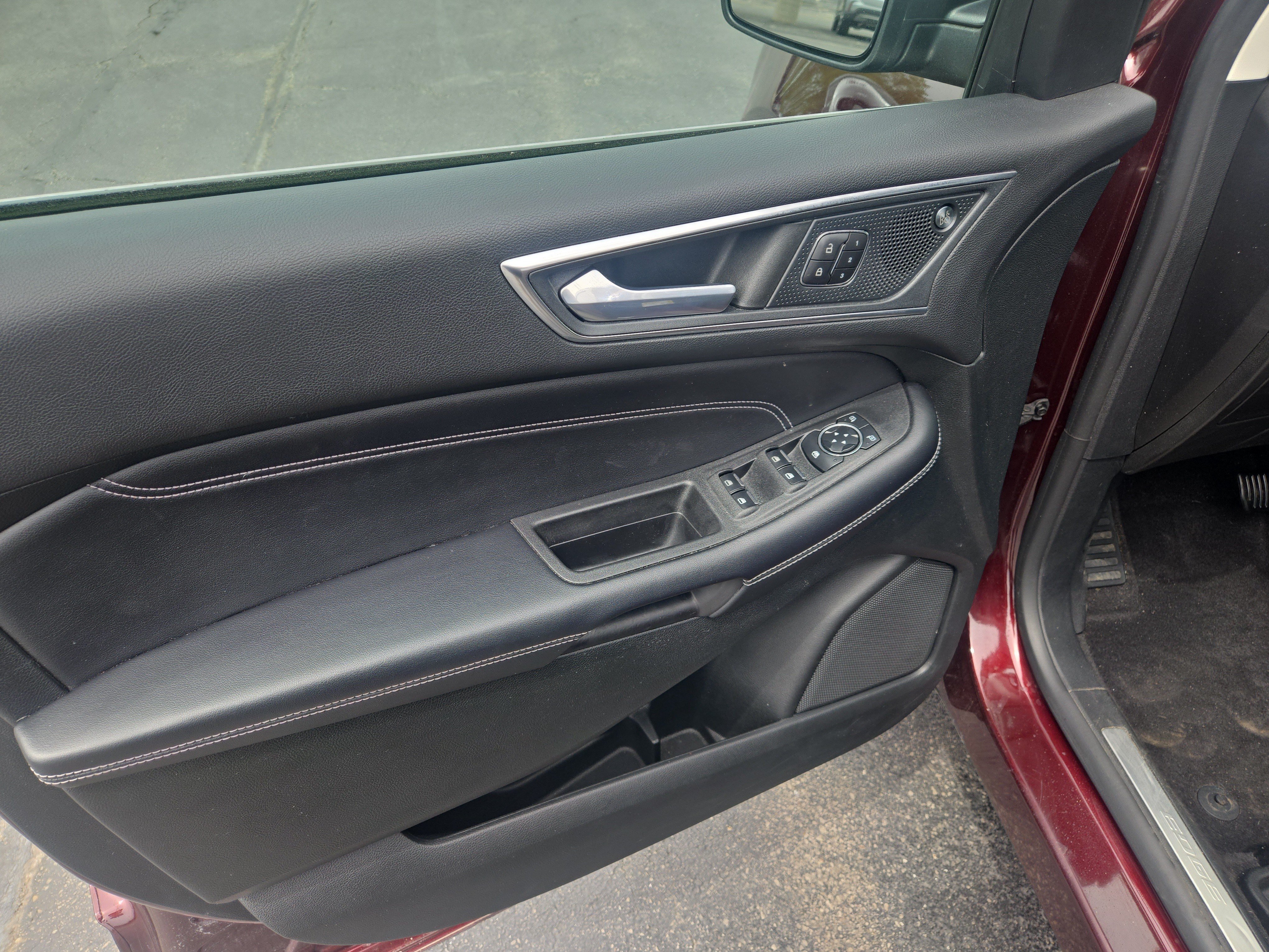 Certified 2023 Ford Edge Titanium AWD/4WD image 19