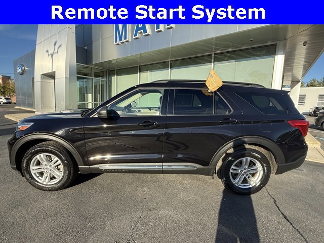 Certified 2022 Ford Explorer XLT w/ Equipment Group 202A image 3