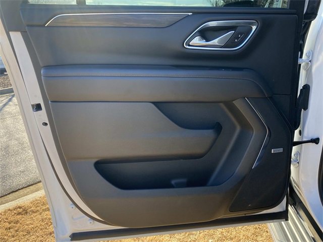 Used 2023 Chevrolet Suburban LT image 14