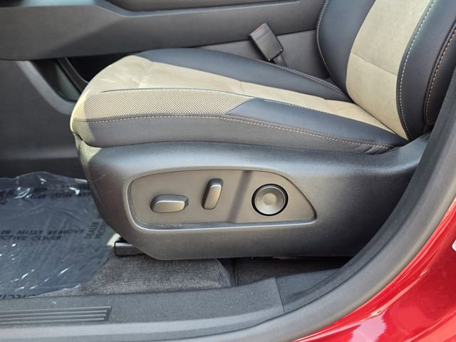 Used 2025 Chevrolet Equinox ACTIV AWD/4WD image 14