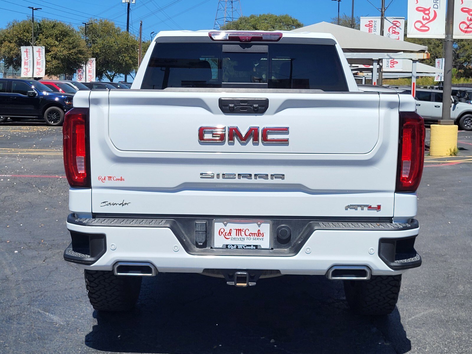 Used 2023 GMC Sierra 1500 AT4 w/ AT4 Premium Package image 4