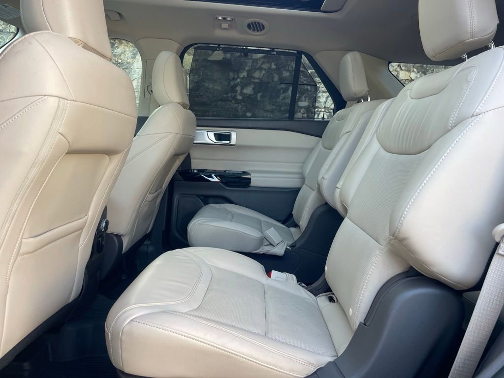 Certified 2022 Ford Explorer Platinum w/ Equipment Group 601A image 12