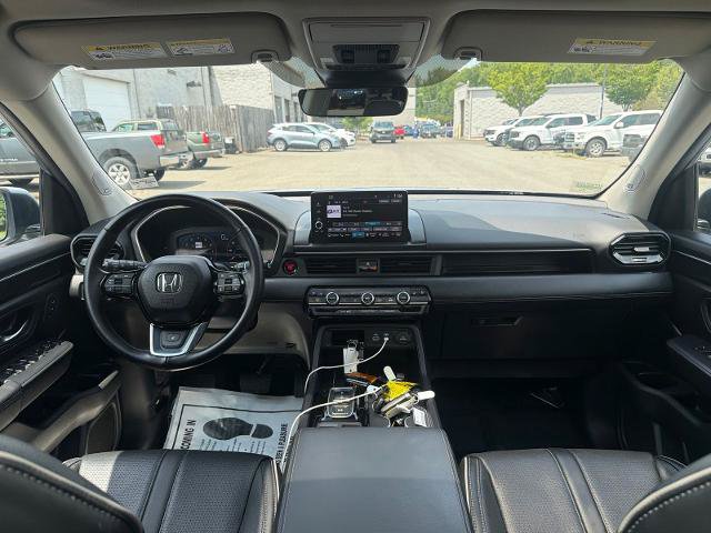 Used 2025 Honda Pilot Elite image 30