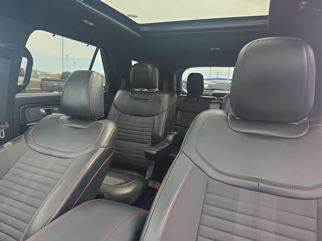 Certified 2025 Ford Explorer ST-Line w/ Premium Package image 23
