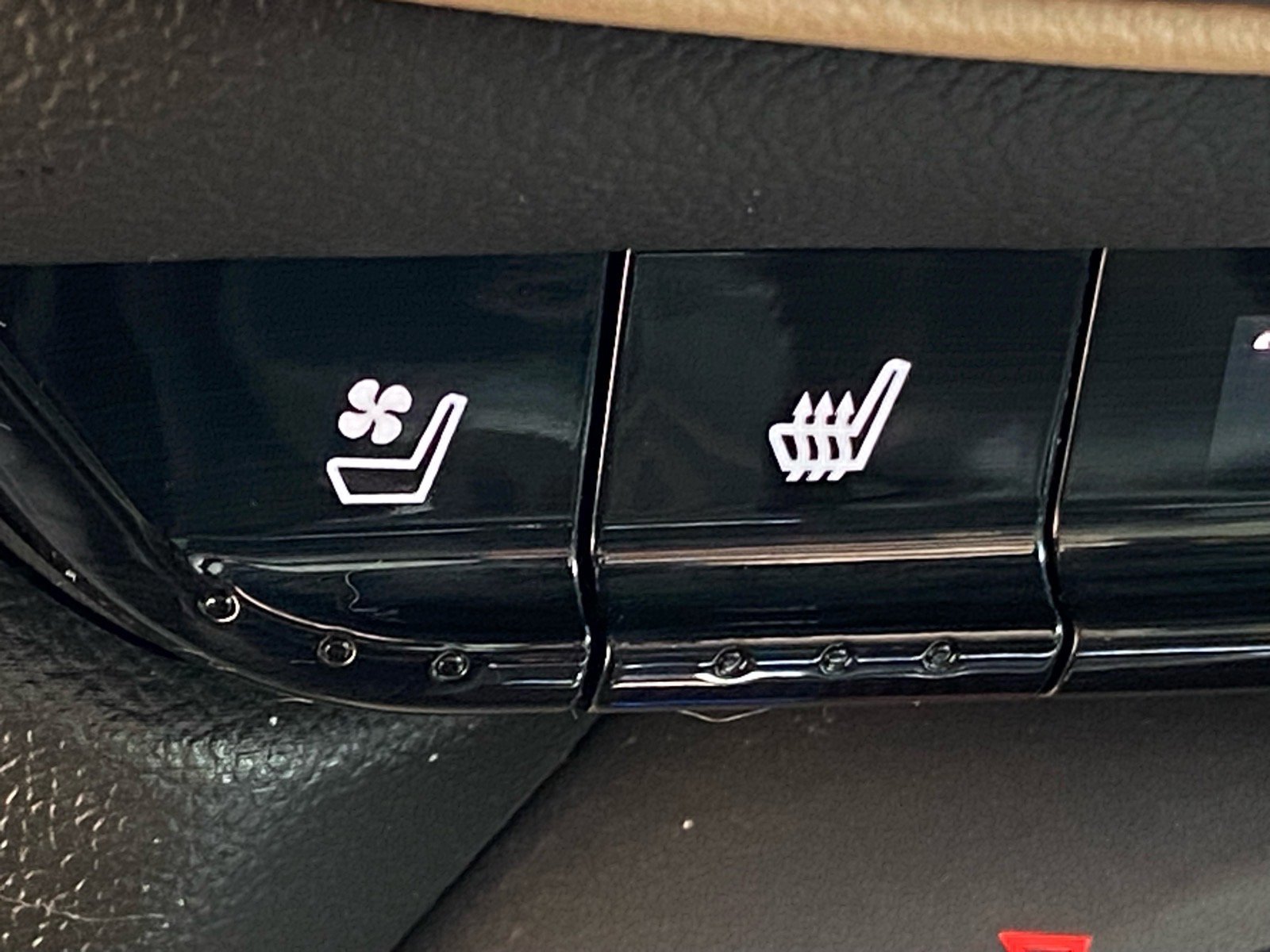 Used 2020 Chevrolet Blazer Premier w/ LPO, Sport Package image 15