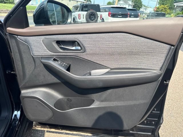 Used 2023 Nissan Rogue SV AWD/4WD image 29
