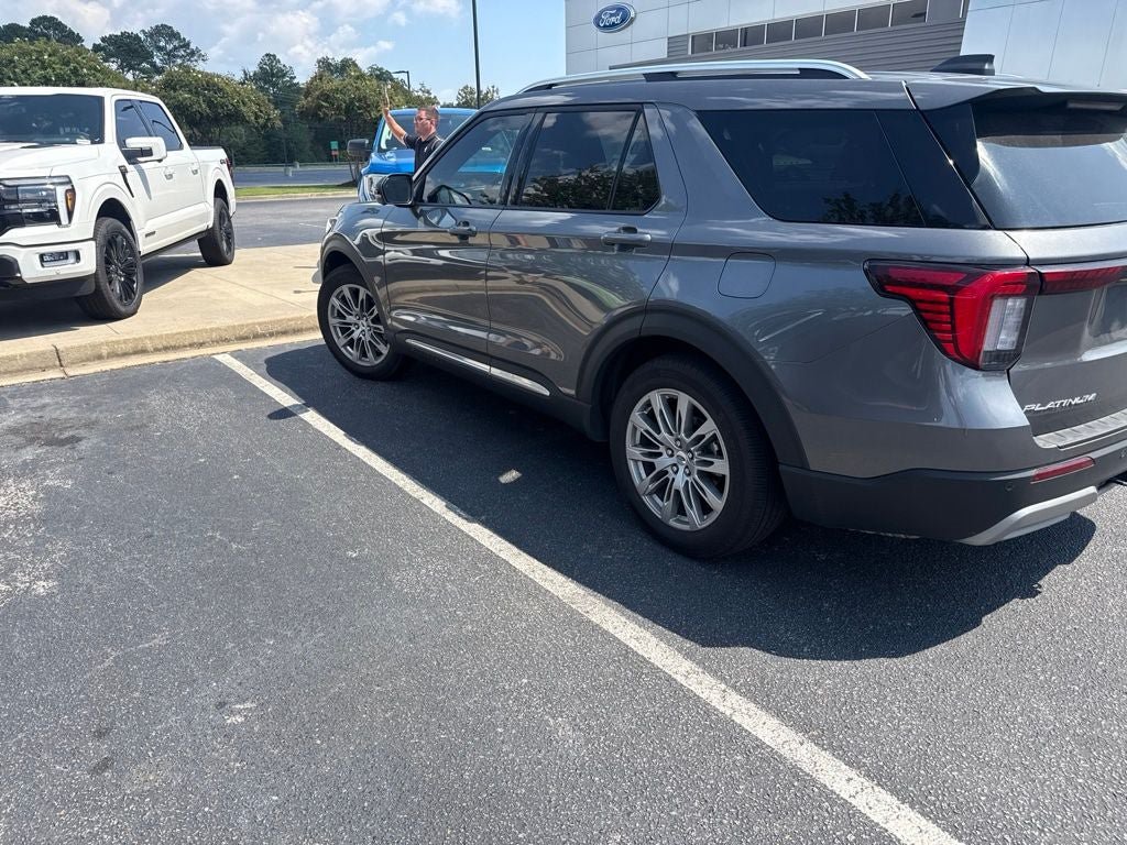 Certified 2025 Ford Explorer Platinum RWD image 19