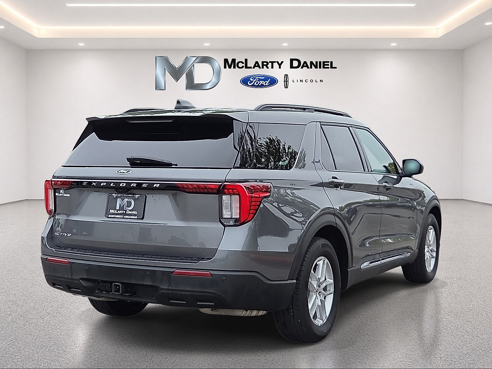 Certified 2025 Ford Explorer Active RWD image 5