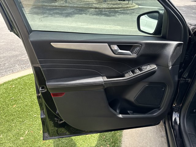 Certified 2021 Ford Escape SE w/ SE Sport Appearance Package FWD image 10