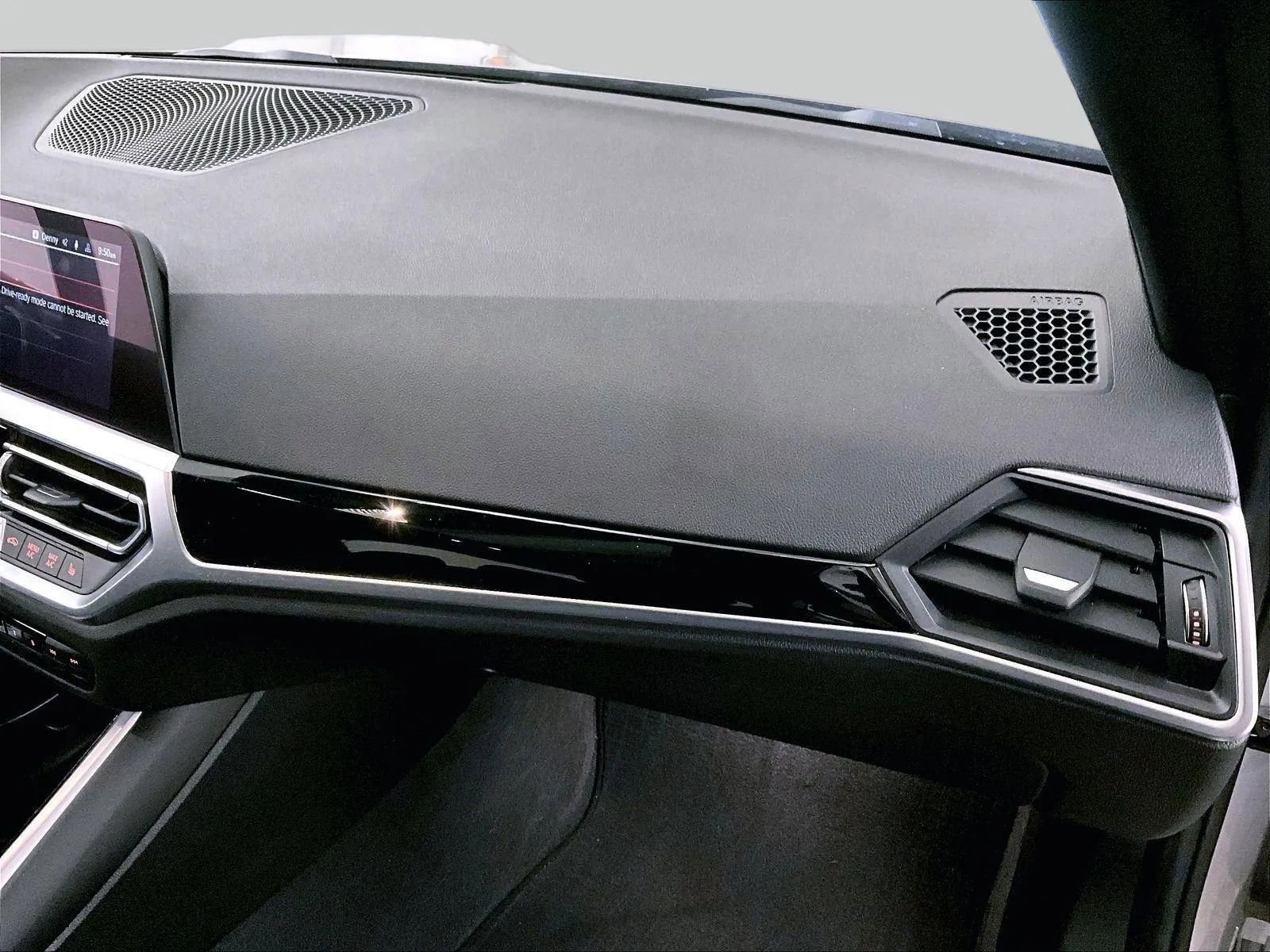 Used 2019 BMW 330i xDrive Sedan w/ Driving Assistance Package image 15