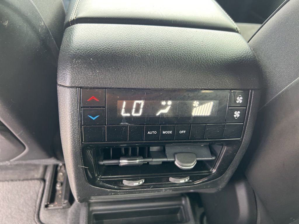 Used 2022 Jeep Grand Cherokee L Laredo AWD/4WD image 21