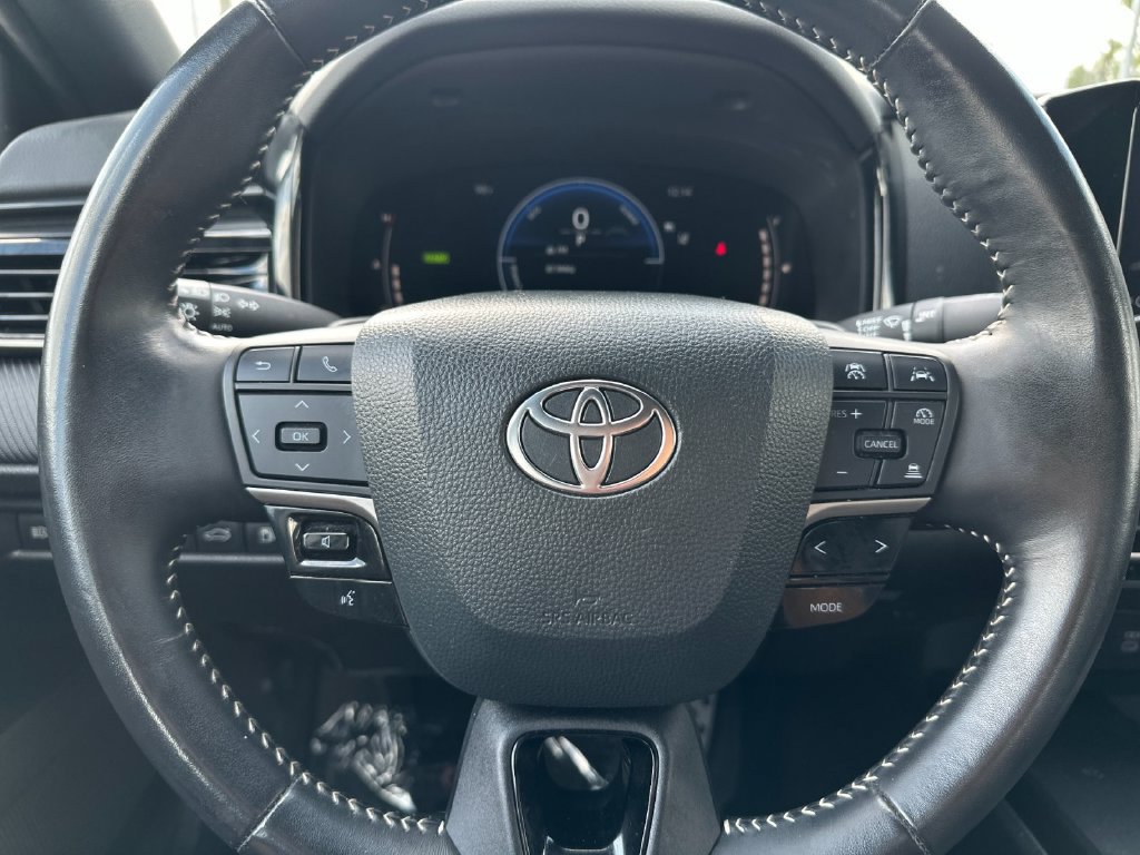 Used 2025 Toyota Camry SE FWD image 21