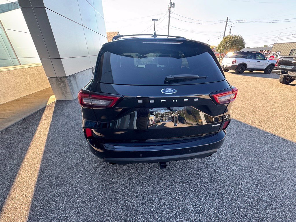 Certified 2023 Ford Escape ST-Line w/ Tech Pack #1 AWD/4WD image 2