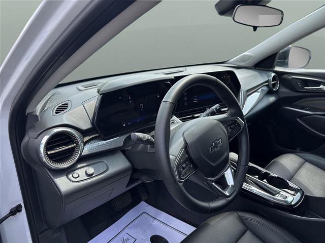 Used 2025 Chevrolet Trax ACTIV w/ Driver Confidence Package FWD image 17
