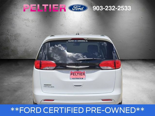 Used 2022 Chrysler Voyager LX FWD image 5