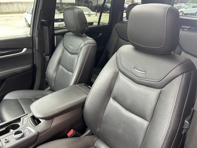 Used 2023 Cadillac XT6 Premium Luxury image 12