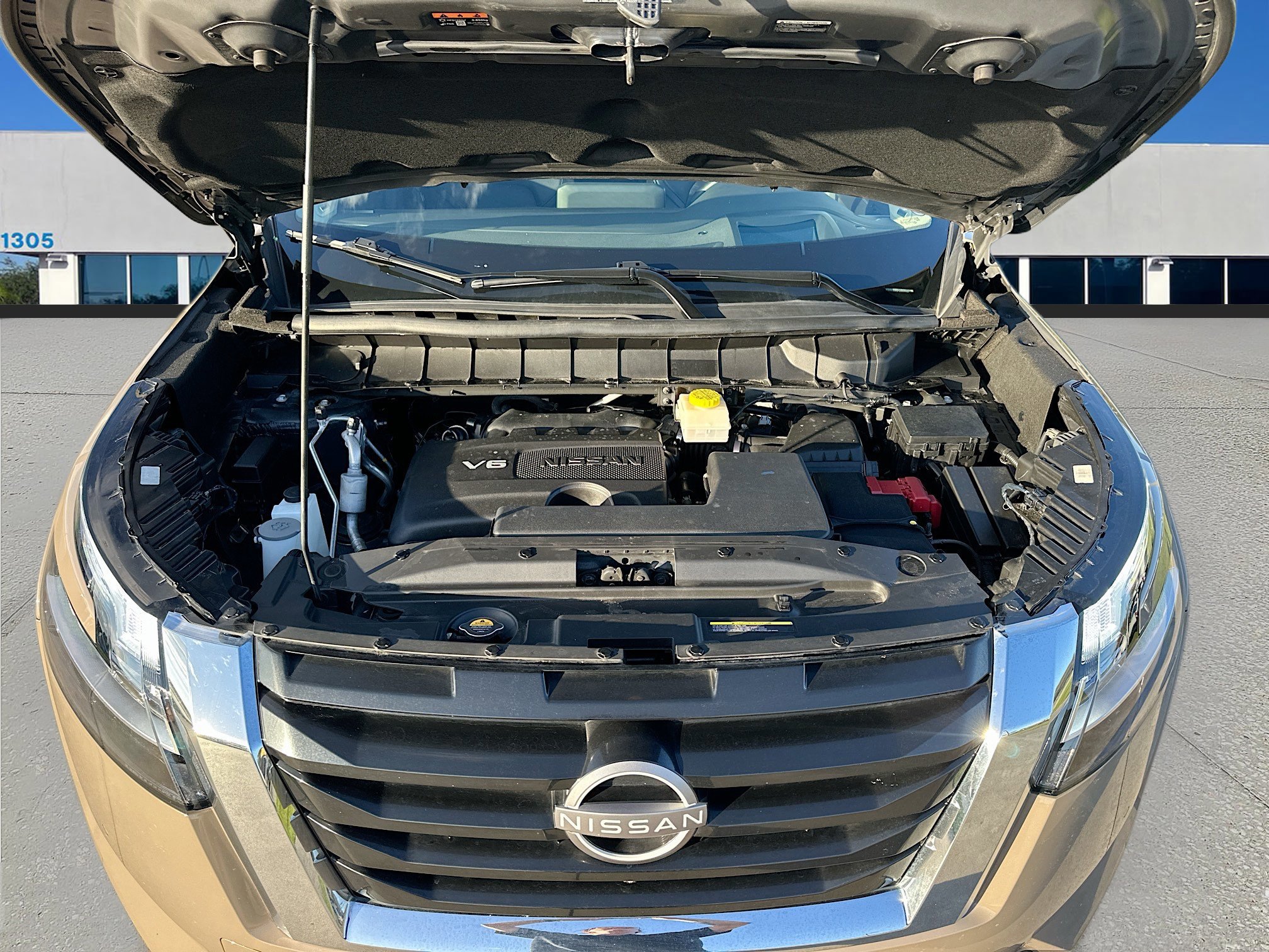 Used 2023 Nissan Pathfinder Platinum w/ Cargo Package image 31